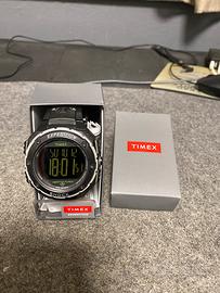 Timex Expedition con sveglia vibrazione