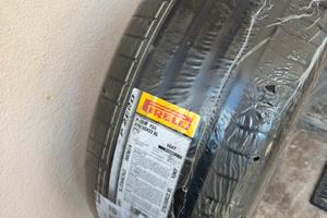 Pirelli P Zero PZ4 275/35 R22 104Y XL