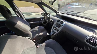 AUTOVETTURA CITREON CH9HXC