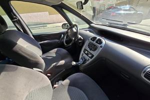 AUTOVETTURA CITREON CH9HXC