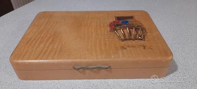 Vecchia scatola in legno