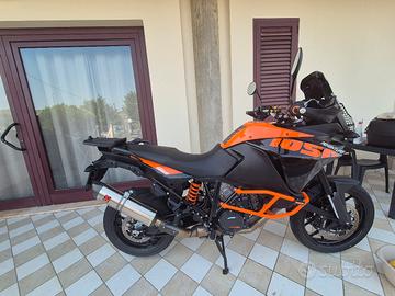 KTM adventure 1050 