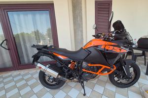 KTM adventure 1050 