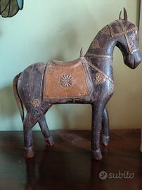 cavallo Marwari in legno