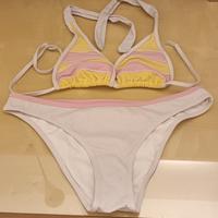 4 costumi e 3 pezzi sopra tagliaS