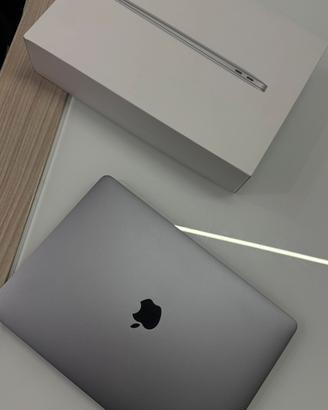 MacBook Air M1 13″ batteria cambiata!