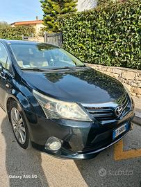 Autovettura Toyota Avensis sw 2013