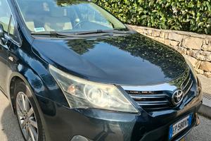 Autovettura Toyota Avensis sw 2013