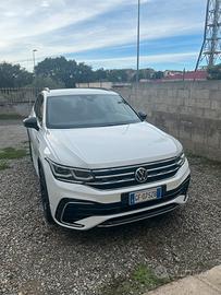 Volkswagen Tiguan 2.0 tdi R-Line 150cv dsg