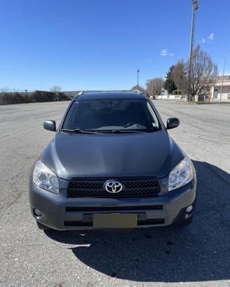 TOYOTA RAV 4  2.2 DID