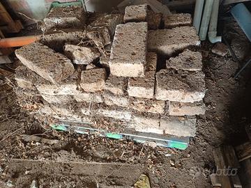 blocchi di tufo