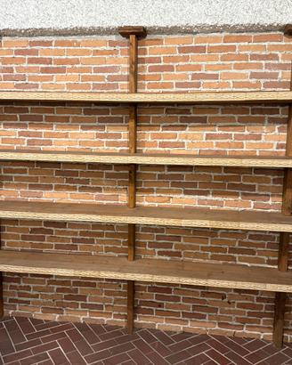 Scaffale artigianale in legno e ferro battuto