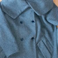 Cappotto doppiopetto, con scollo a scialle in lana