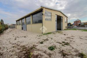 CAPANNONE A SORESINA