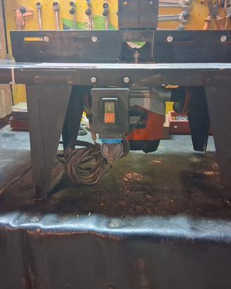 Fresa da banco per legno Black&Decker