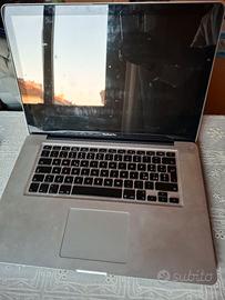 MacBook Pro 15.4" 2010 e Magic Mouse