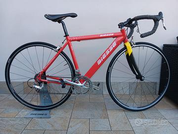 Bici da corsa "BIESSE" con cambio "CAMPAGNOLO".