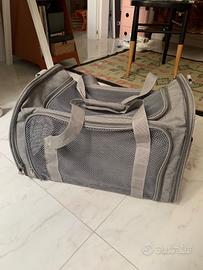 Trasportino grigio per gatti