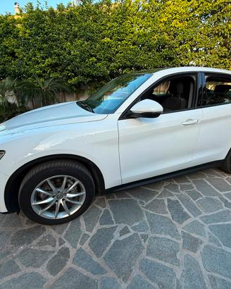 Alfaromeo stelvio Q4