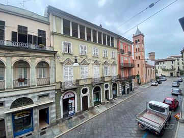 2 LOCALI A VERCELLI