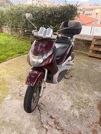 Piaggio Beverly 200