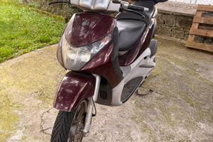 Piaggio Beverly 200