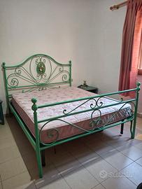 Letto matrimoniale in ferro battuto