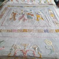 Copriletto ricamato a mano su tulle fine epoca 900