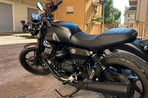 Moto Guzzi V7 stone 850cc 2022