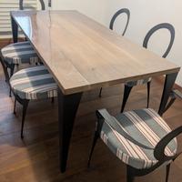 Tavolo in legno con 6 sedie in ferro