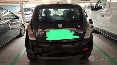 Lancia y