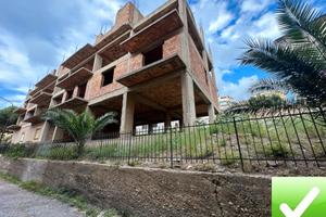 Palazzo Rustico Con Corte e Area Verde Villa San G