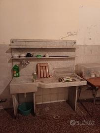 Lavandino in marmo storico 