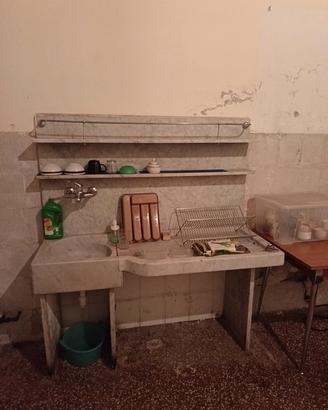 Lavandino in marmo storico 