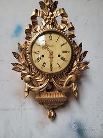 orologio a pendolo perfettamente funzionante 