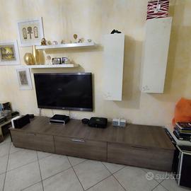 Composizione soggiorno moderna completa + divano