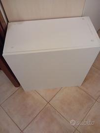 Stipetti contenitori con sportello e mensole