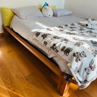 Letto in legno con tatami