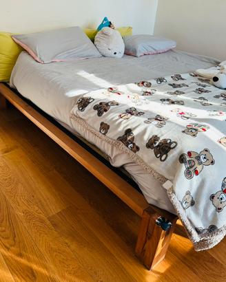 Letto in legno con tatami