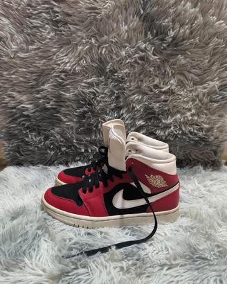 Jordan 1 mid rosse taglia 39