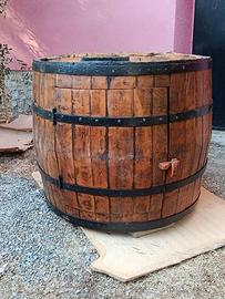 UNICA Botte Vino d'epoca adibita a bar