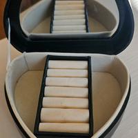 Porta gioielli di colore verde