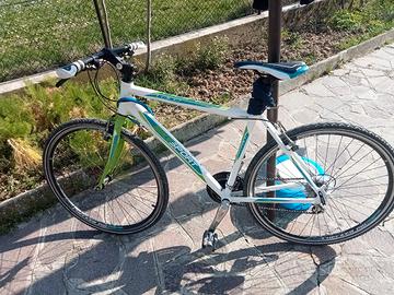 bicicletta ibrida