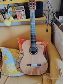 chitarra classica elettrificata