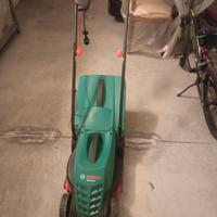 Macchina taglia prato