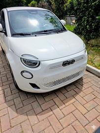 Fiat 500e  Icon 42kw. 