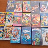 Lotto di 18 VHS e DVD di film e cartoni animati