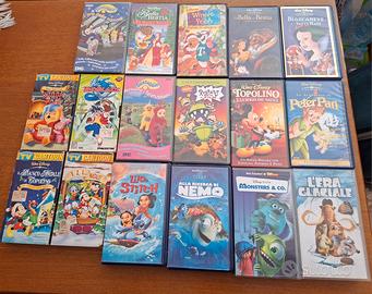 Lotto di 18 VHS e DVD di film e cartoni animati
