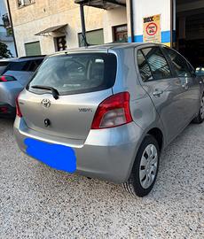 Toyota Yaris 1000 benzina