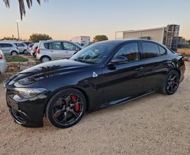 Alfa Romeo Giulia 2.9 T V6 AT8 Quadrifoglio